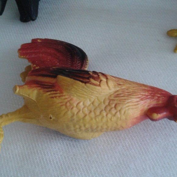 32 Rubber Animals - Picture 15 of 16